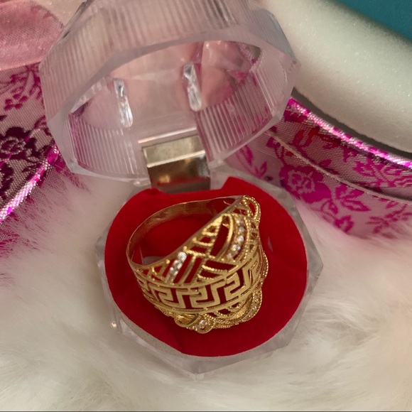 🚫SOLD🚫18Karat Solid Gold ring,size 8. - Picture 5 of 6